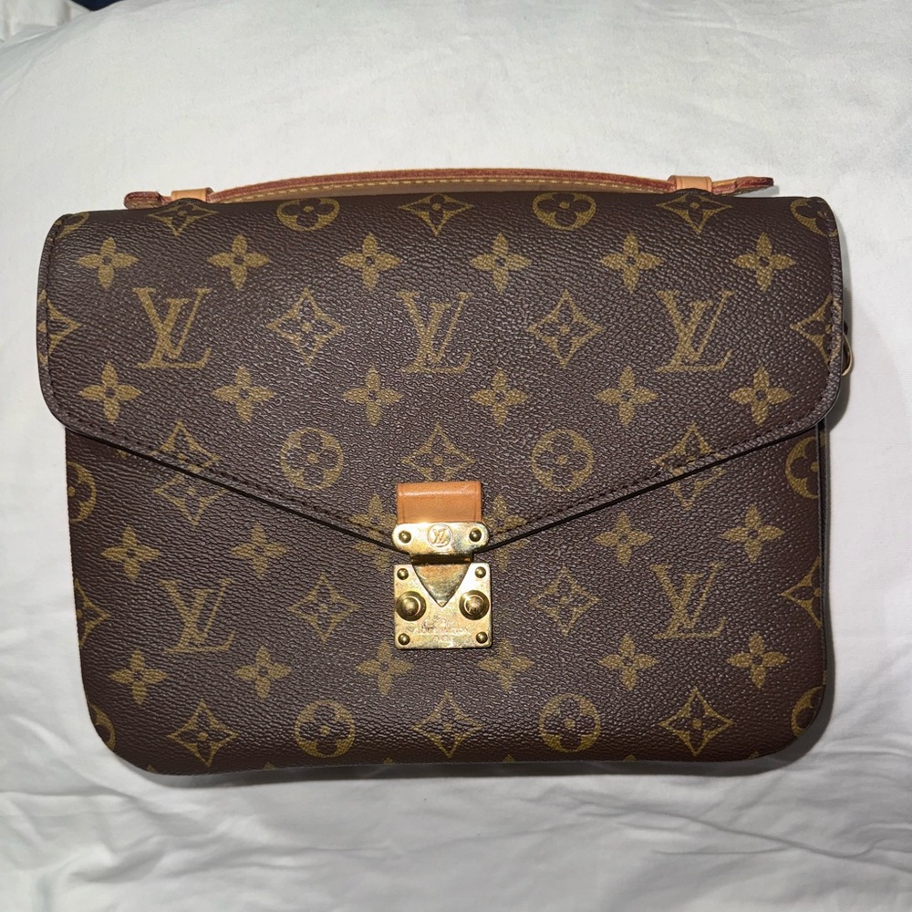 ‼️ SOLD ‼️ Louis Vuitton Monogram Pochette Métis.